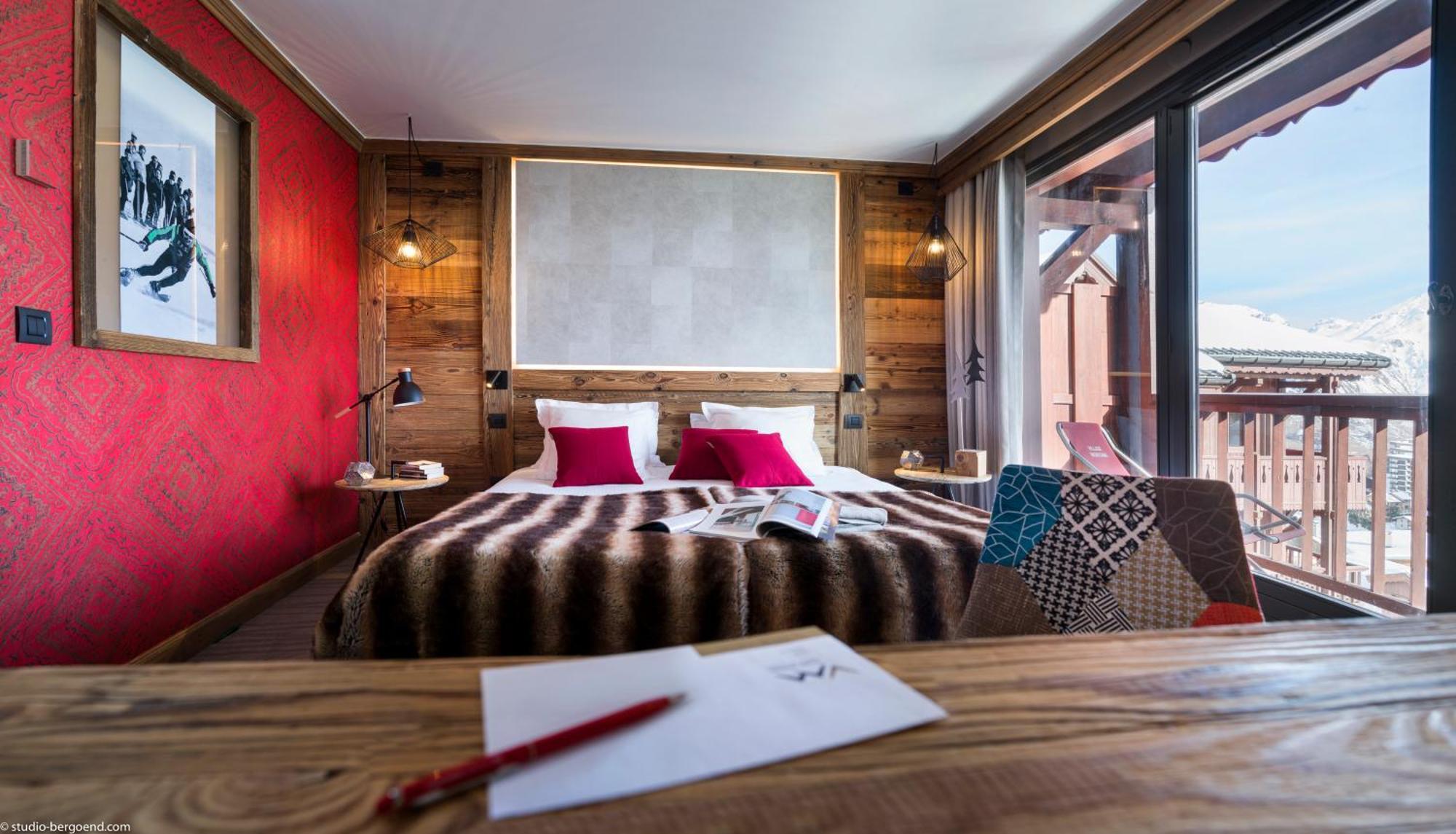 Hotel Village Montana By Les Etincelles Тин Екстериор снимка