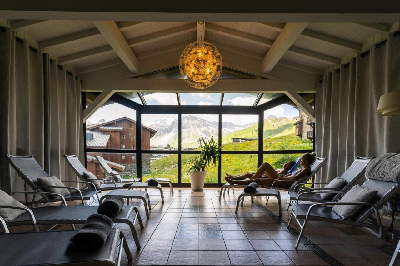 Hotel Village Montana By Les Etincelles Тин Екстериор снимка