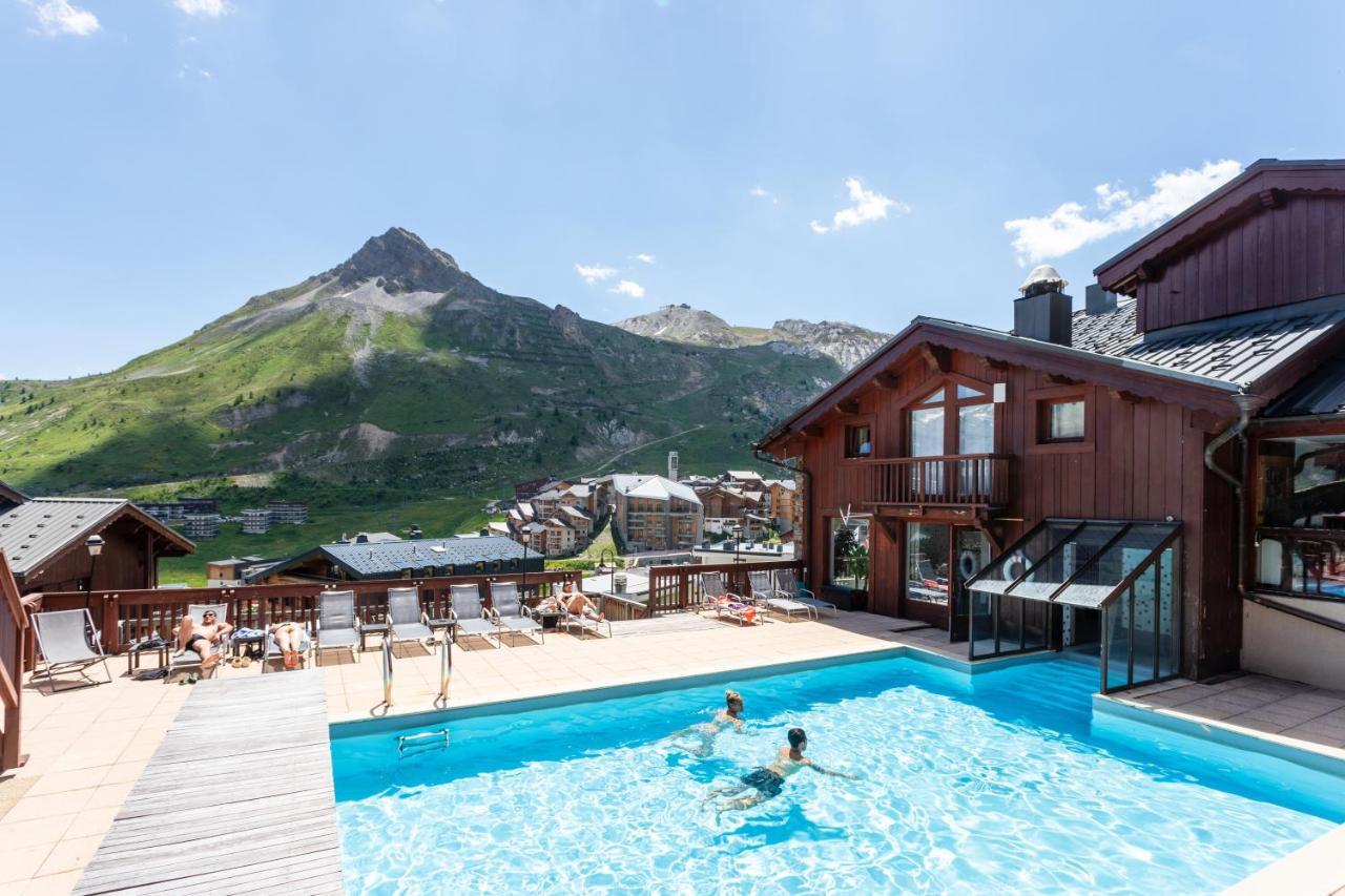 Hotel Village Montana By Les Etincelles Тин Екстериор снимка