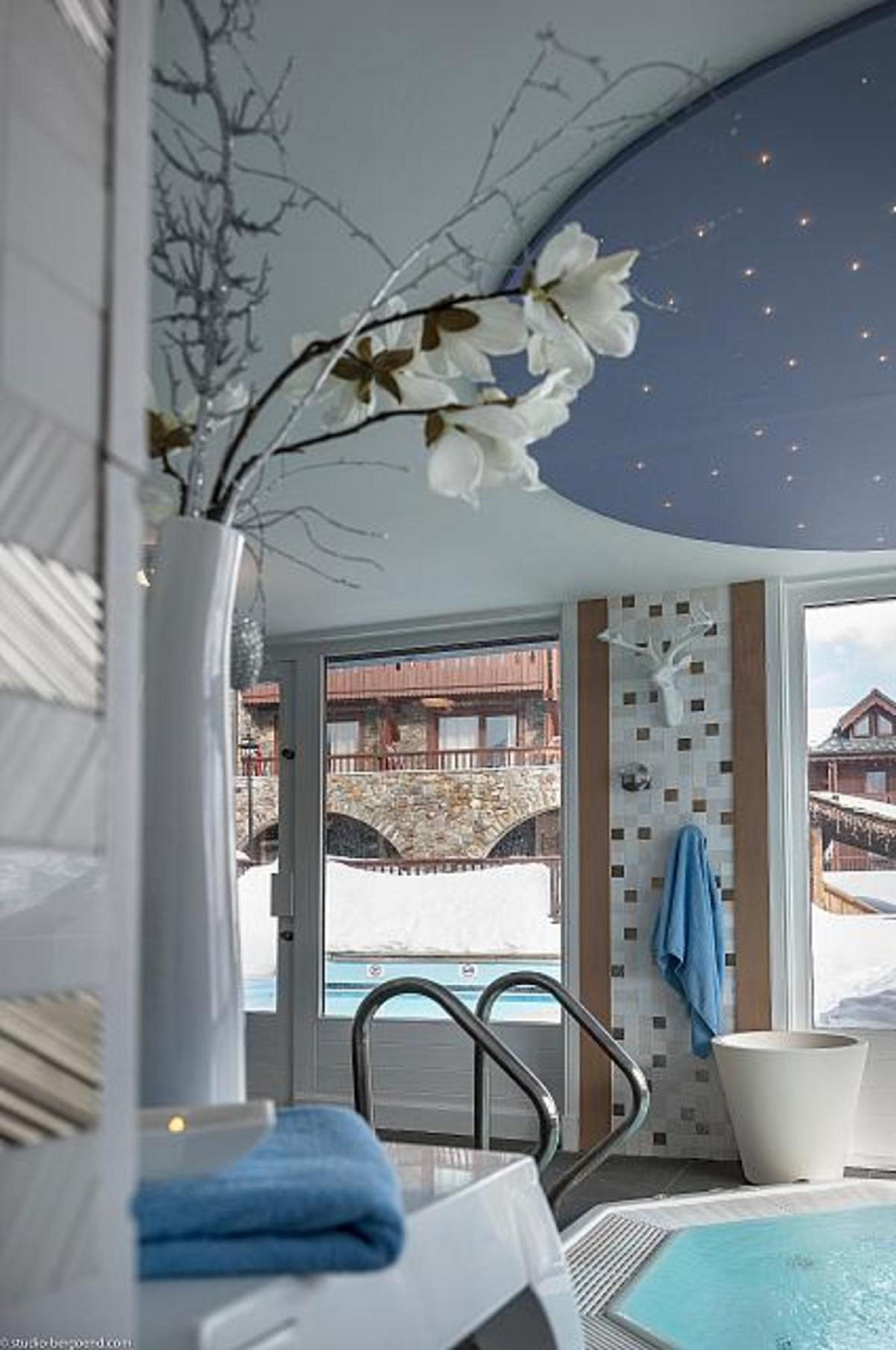 Hotel Village Montana By Les Etincelles Тин Екстериор снимка