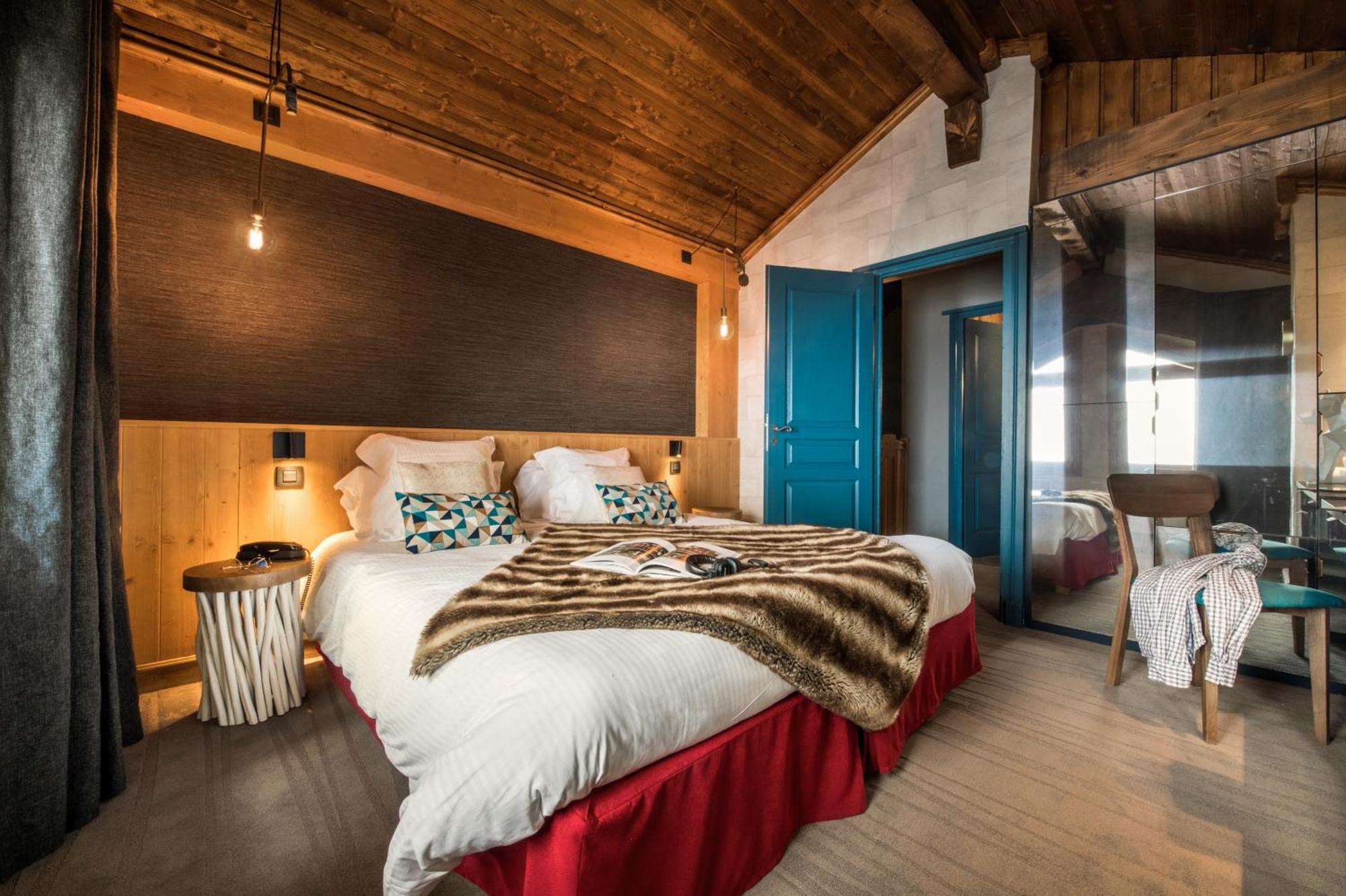 Hotel Village Montana By Les Etincelles Тин Екстериор снимка